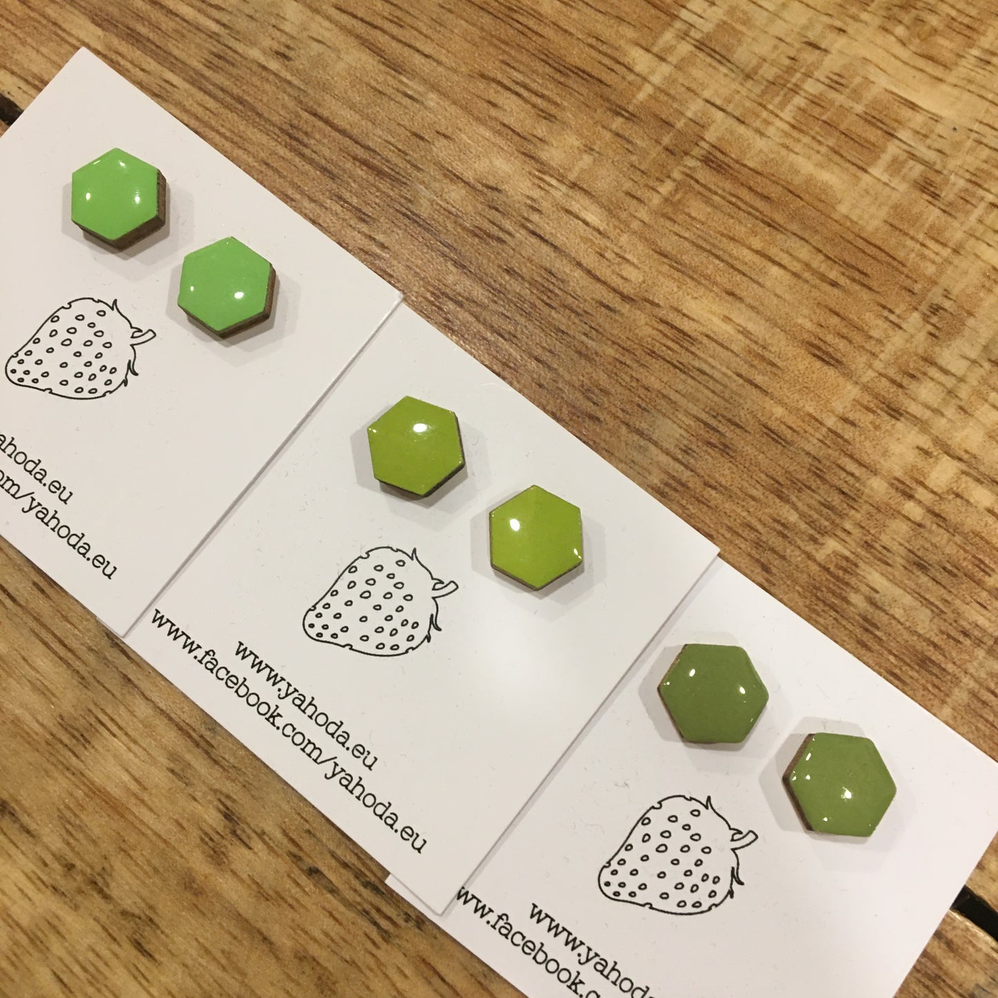 Náušnice - hexagon - Zelená