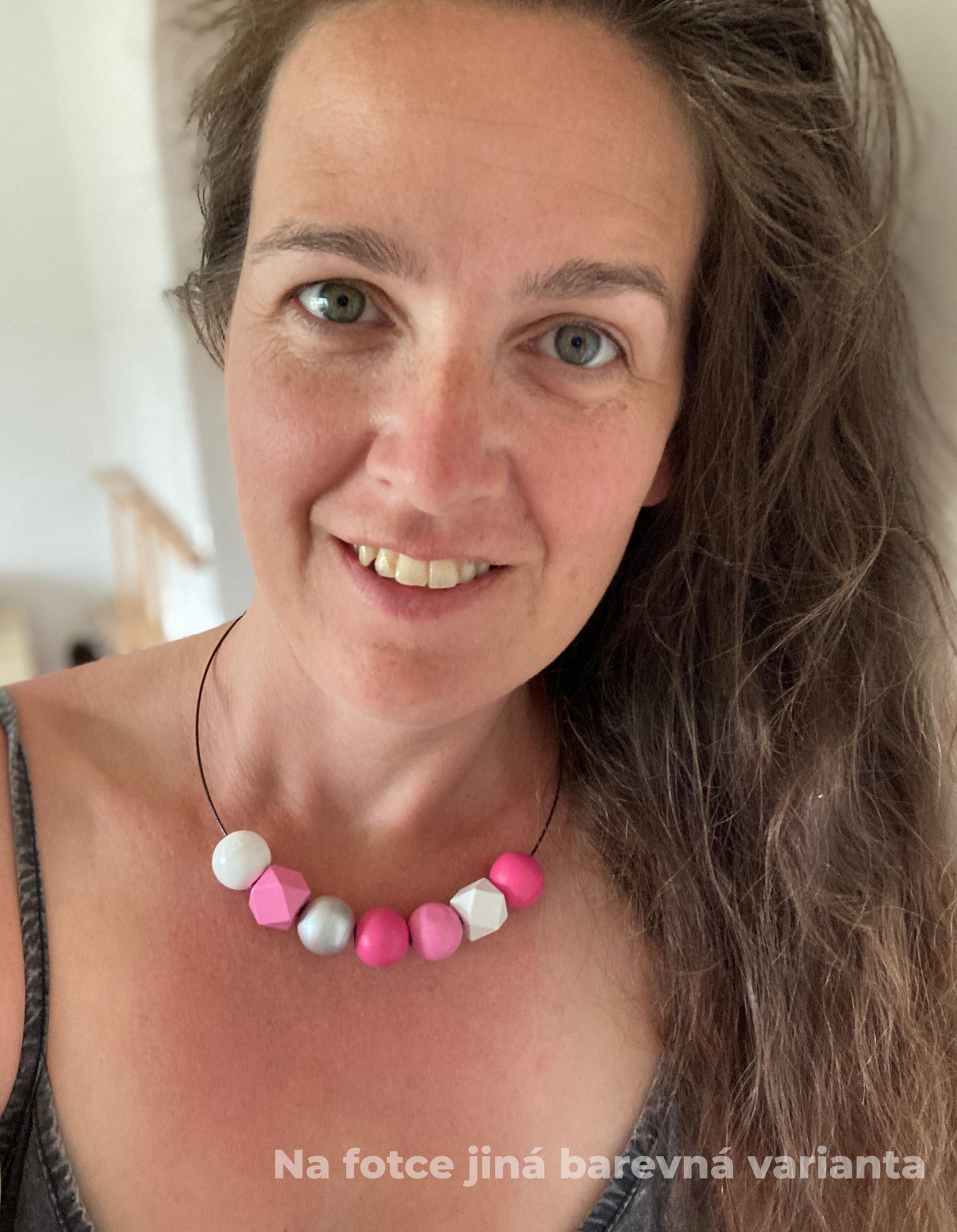 Náhrdelník na struně