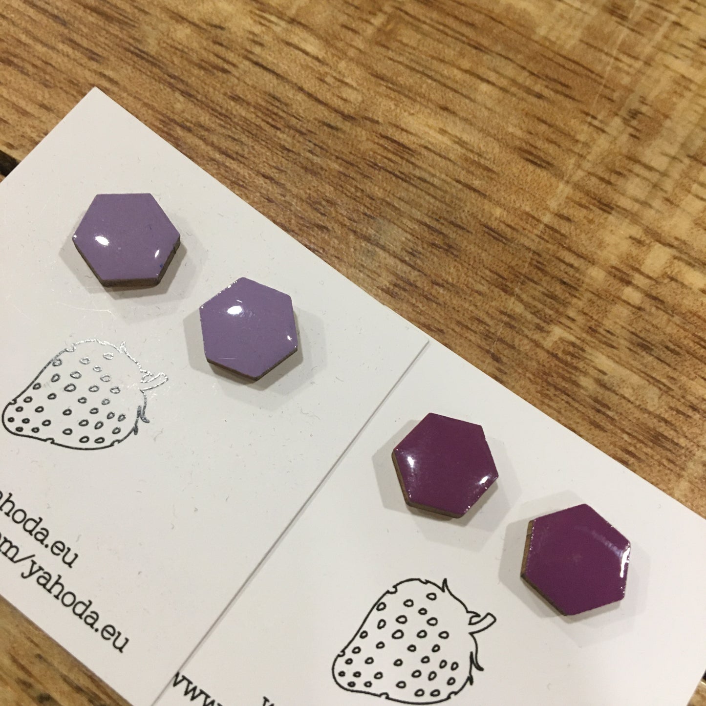 Náušnice - hexagon - Fialová tmavá