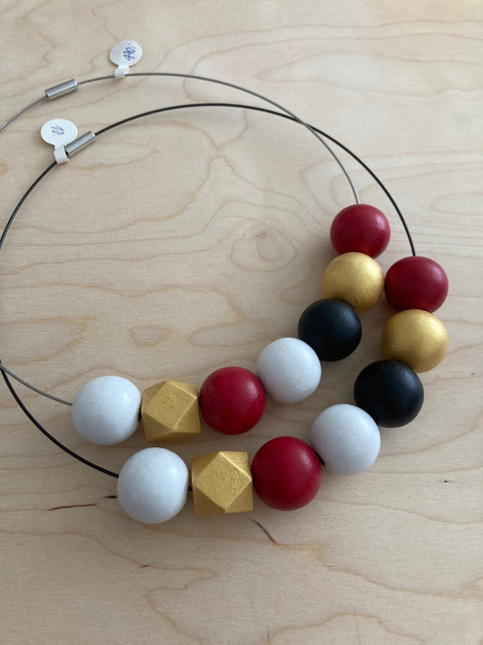 Náhrdelník na struně