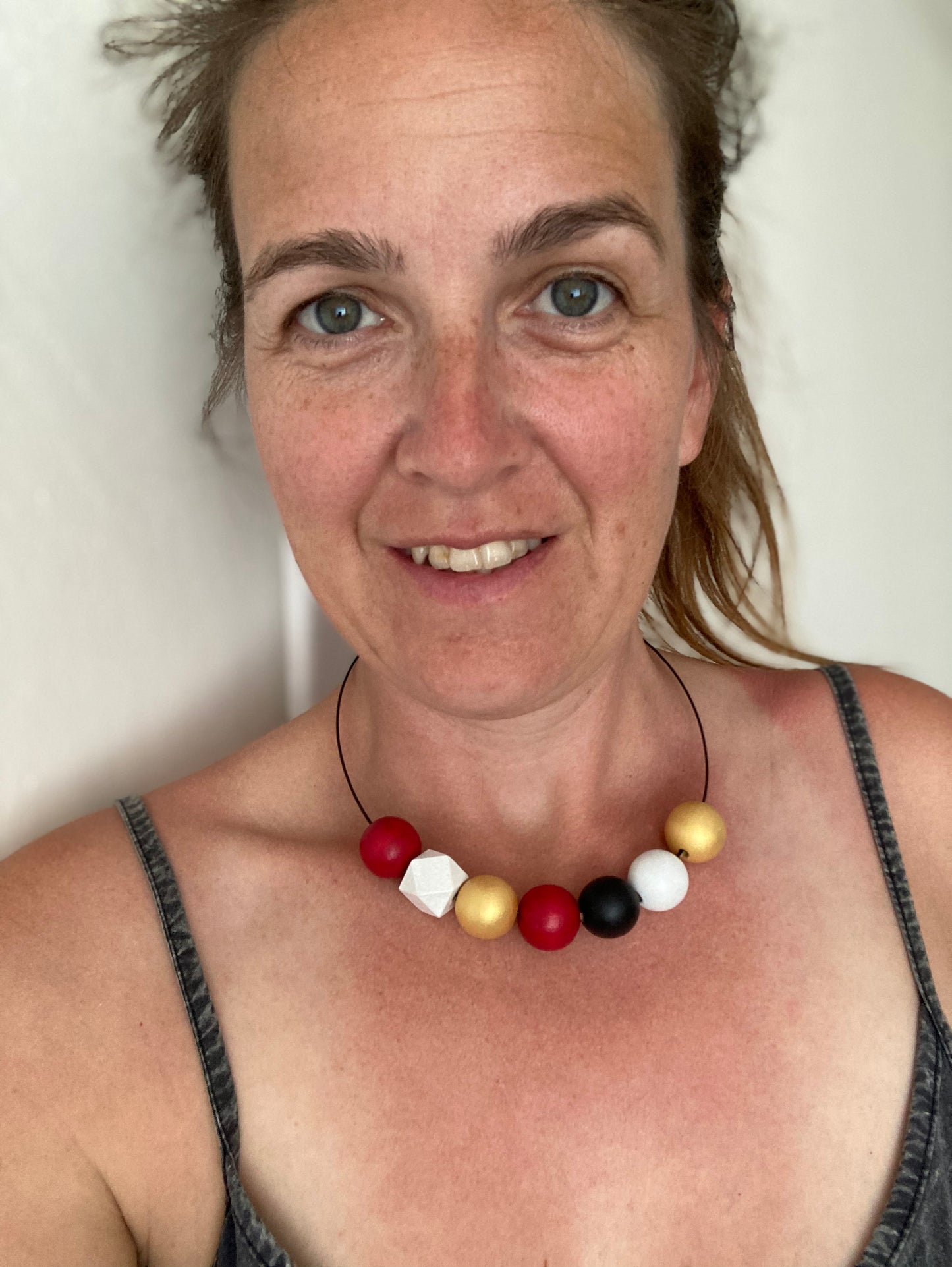 Náhrdelník na struně